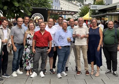 Wirtschaftsbund Landeck fördert regionalen Austausch bei gemeinsamen „Wochentoaler“-Besuch