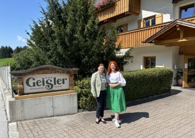 WB-Bezirksobfrau LRin Cornelia Hagele on Tour im östlichen Mittelgebrige